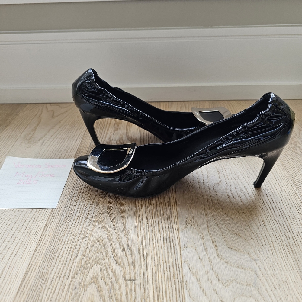 Roger Vivier Paris Elite Elegant Black Patent Heels Size 40.5